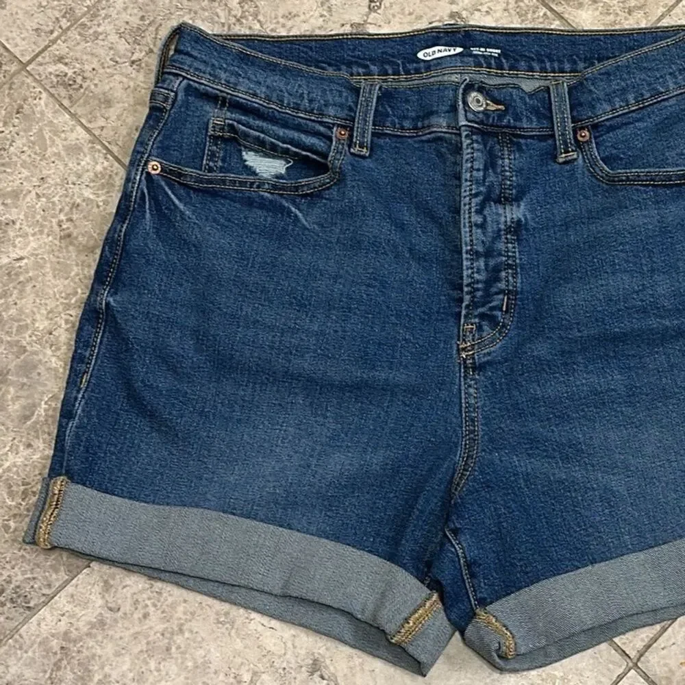 Old Navy Sky High Button Fly Cuffed Jean Short Size 14 NEW 5” Inseam